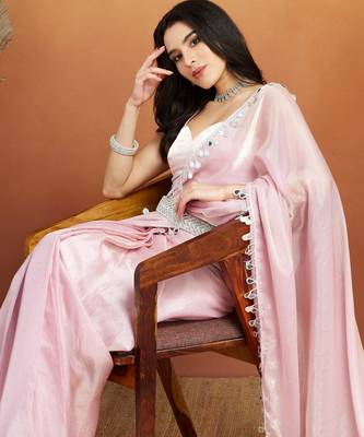 Light pink color smart designer lace border organza fabric partywear organza saree 5
