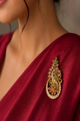 Gold-Plated Peacock Brooch, Indian Temple Jewelry, Kemp Stone Saree Pin, 1