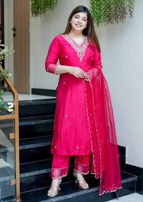 Pink chanderi embroidered kurta set for women with pant and dupatta 1
