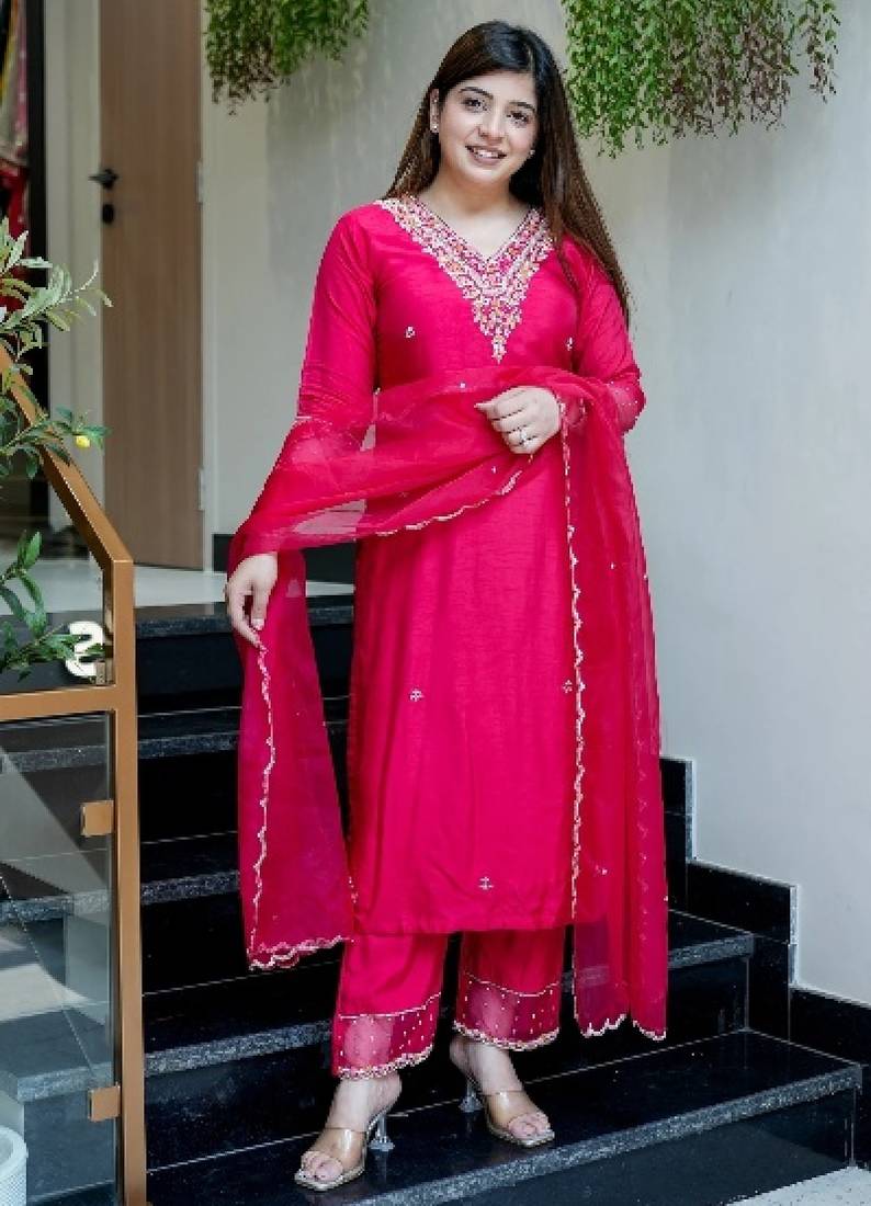 Pink chanderi embroidered kurta set for women with pant and dupatta