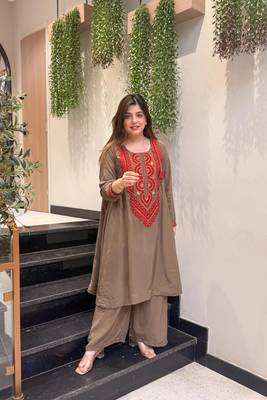 Brown crepe embroidered kurta set for women with palazzo 4