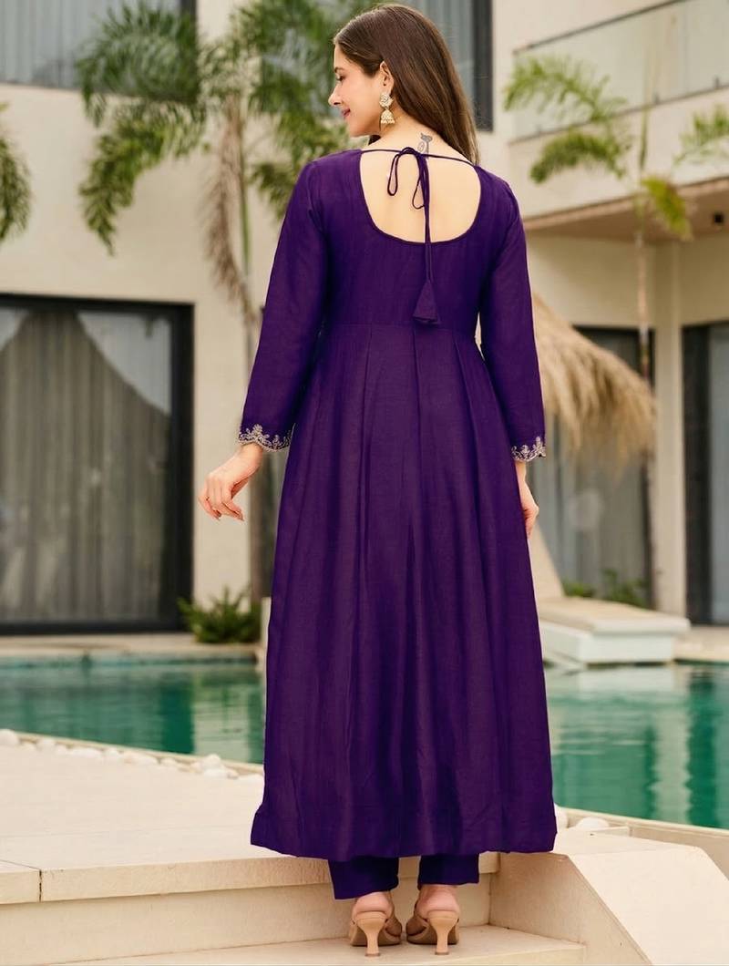Purple silk blend embroidered kurta set for women with dupatta and pant