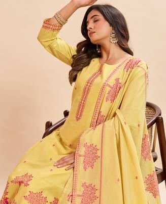Yellow cotton printed kurta set for women with dupatta and pant 5