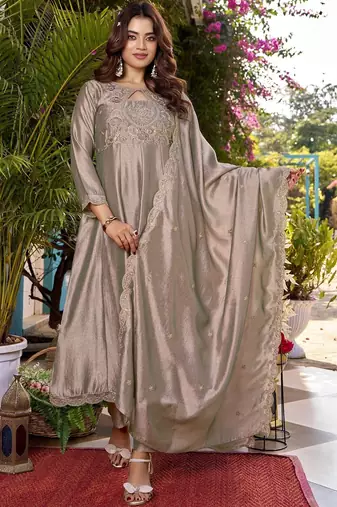 Grey silk blend embroidered kurta set for women with dupatta and pant