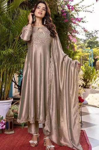 Grey silk blend embroidered kurta set for women with dupatta and pant