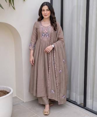 Cream silk blend embroidered kurta set for women with pant and dupatta 1