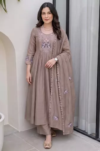 Cream silk blend embroidered kurta set for women with pant and dupatta