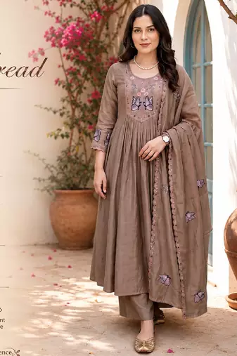 Cream silk blend embroidered kurta set for women with pant and dupatta