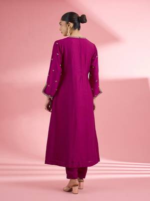 Fuscia katan silk hand embroidered kurta set 2