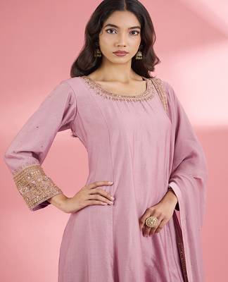 Pink  katan silk hand embroidered kurta set 3