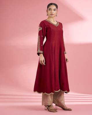 Maroon  katan silk hand embroidered kurta set 5