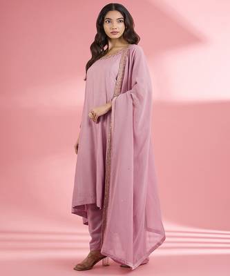 Pink  katan silk hand embroidered kurta set 5