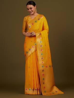 yeloow silk blend banarasi jacuard work saree with unstitched blouse piece 2