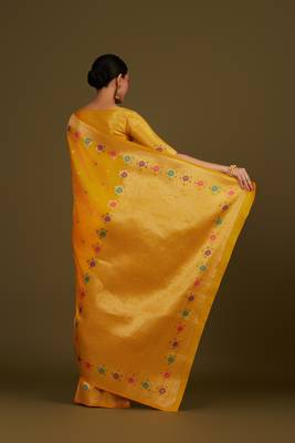 yeloow silk blend banarasi jacuard work saree with unstitched blouse piece 3