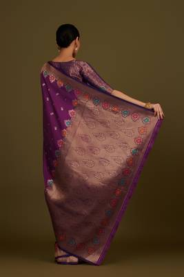 wine silk blend banarasi jacuard work saree with unstitched blouse piece 3