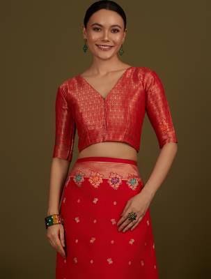 red silk blend banarasi jacuard work saree with unstitched blouse piece 5