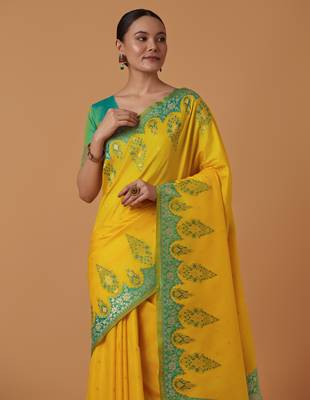 yellow silk blend banarasi jacuard work saree with unstitched blouse piece 4