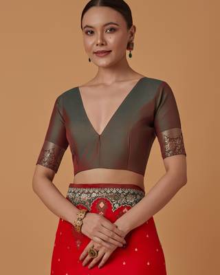 red silk blend banarasi jacuard work saree with unstitched blouse piece 5