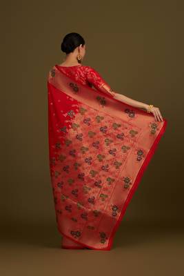 red silk blend banarasi jacuard work saree with unstitched blouse piece 3