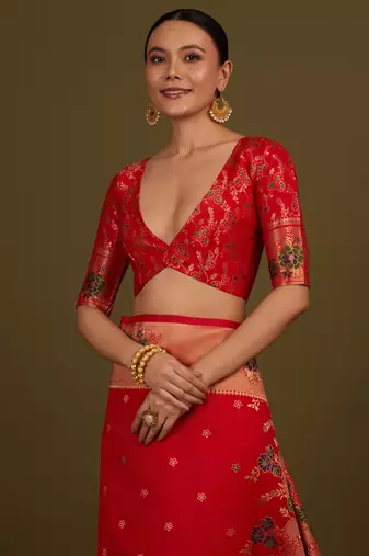 red silk blend banarasi jacuard work saree with unstitched blouse piece