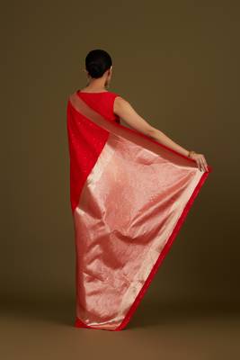 red silk blend banarasi jacuard work saree with unstitched blouse piece 3