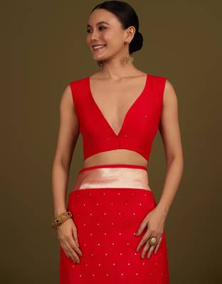 red silk blend banarasi jacuard work saree with unstitched blouse piece 5