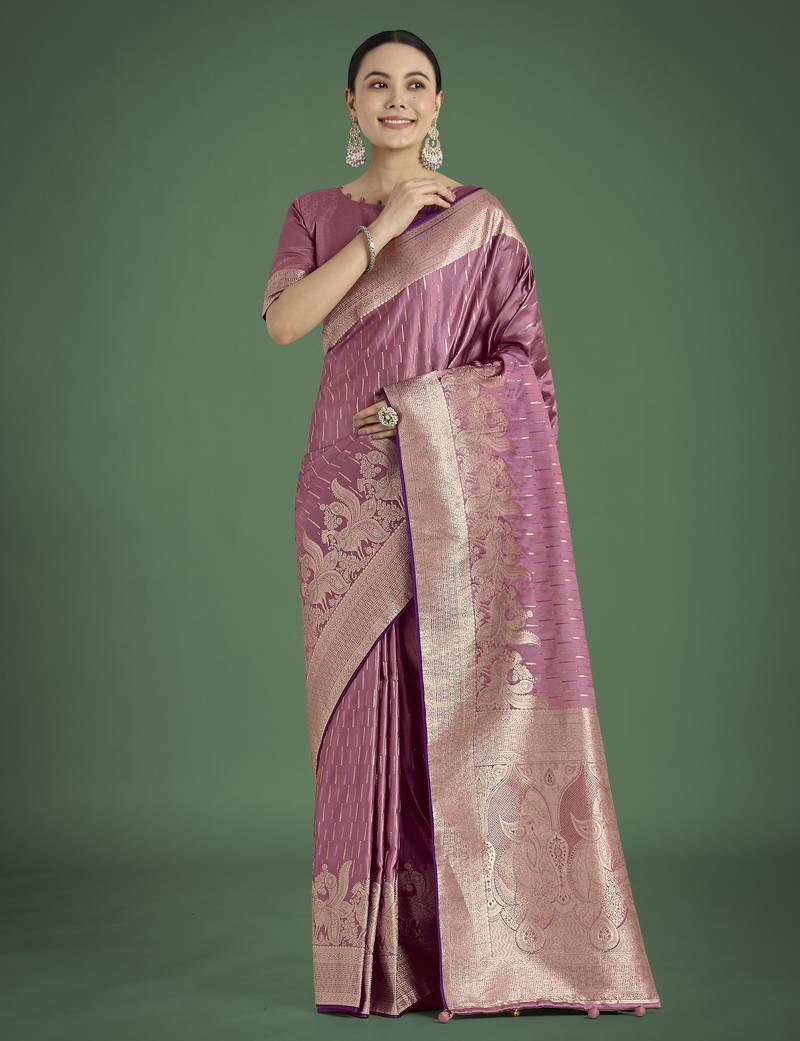 onion silk blend banarasi jacuard work saree with unstitched blouse piece