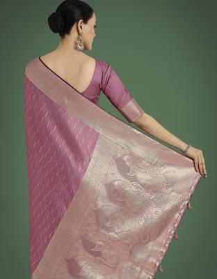 onion silk blend banarasi jacuard work saree with unstitched blouse piece 3