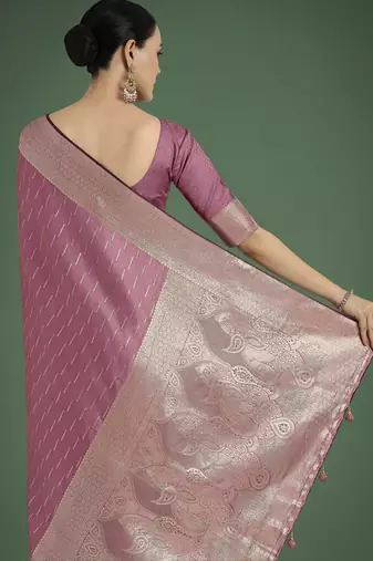 onion silk blend banarasi jacuard work saree with unstitched blouse piece