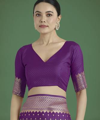 wine silk blend banarasi jacuard work saree with unstitched blouse piece 5