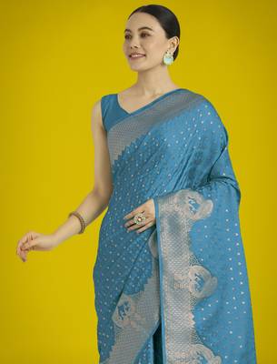 rama silk blend banarasi jacuard work saree with unstitched blouse piece 4