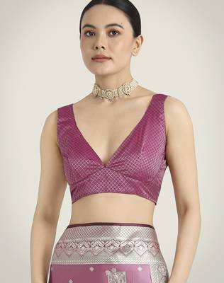 purple silk blend banarasi jacuard work saree with unstitched blouse piece 5
