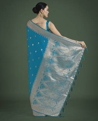 rama silk blend banarasi jacuard work saree with unstitched blouse piece 3