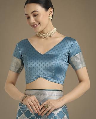 wine silk blend banarasi jacuard work saree with unstitched blouse piece 5