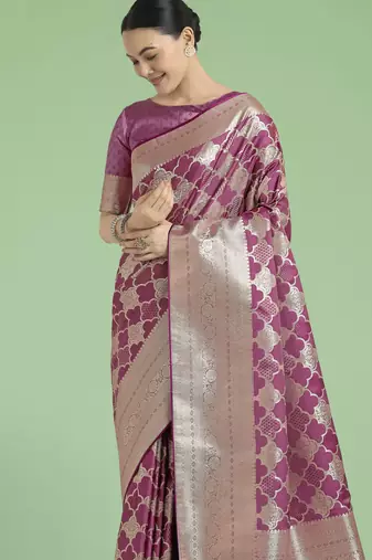 onion silk blend banarasi jacuard work saree with unstitched blouse piece