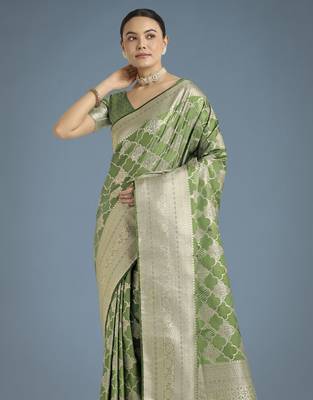 mehendi silk blend banarasi jacuard work saree with unstitched blouse piece 4