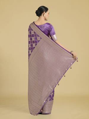 purple silk blend banarasi jacuard work saree with unstitched blouse piece 3