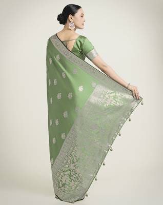 wine silk blend banarasi jacuard work saree with unstitched blouse piece 3