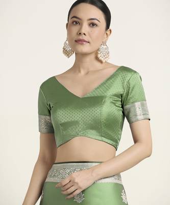 wine silk blend banarasi jacuard work saree with unstitched blouse piece 5