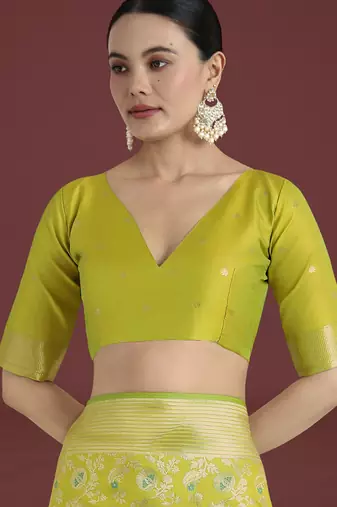 parrot green silk blend banarasi jacuard work saree with unstitched blouse piece