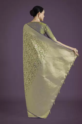 pista silk blend banarasi jacuard work saree with unstitched blouse piece