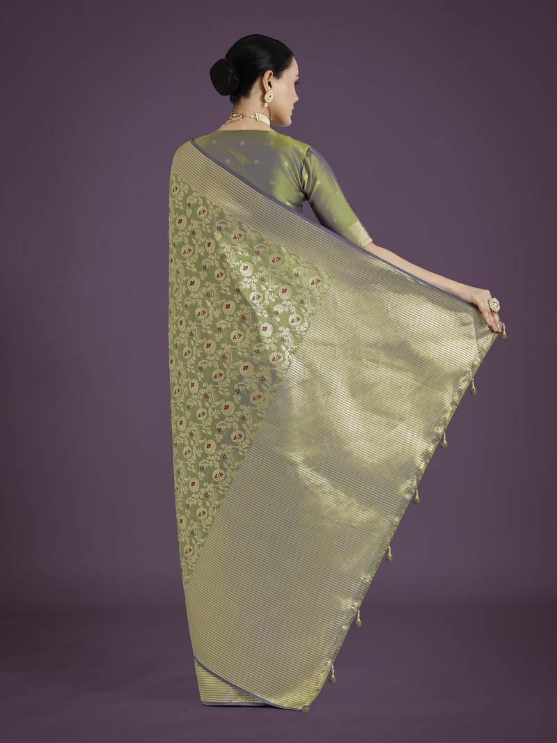 pista silk blend banarasi jacuard work saree with unstitched blouse piece