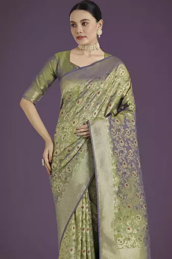 pista silk blend banarasi jacuard work saree with unstitched blouse piece