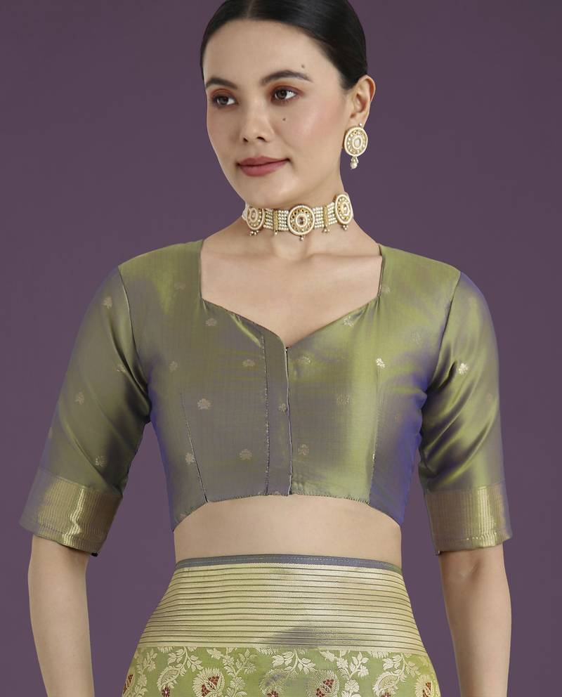 pista silk blend banarasi jacuard work saree with unstitched blouse piece