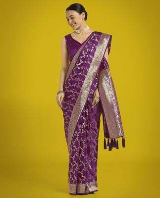 wine silk blend banarasi jacuard work saree with unstitched blouse piece 2