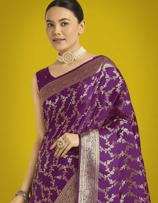 wine silk blend banarasi jacuard work saree with unstitched blouse piece 4