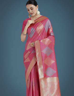 light pink silk blend banarasi jacuard work saree with unstitched blouse piece 4