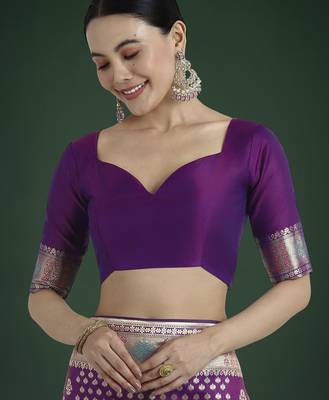 wine silk blend banarasi jacuard work saree with unstitched blouse piece 5