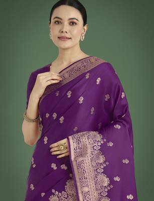 wine silk blend banarasi jacuard work saree with unstitched blouse piece 4