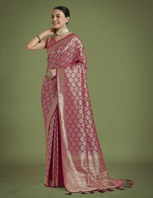pink silk blend banarasi jacuard work saree with unstitched blouse piece 2